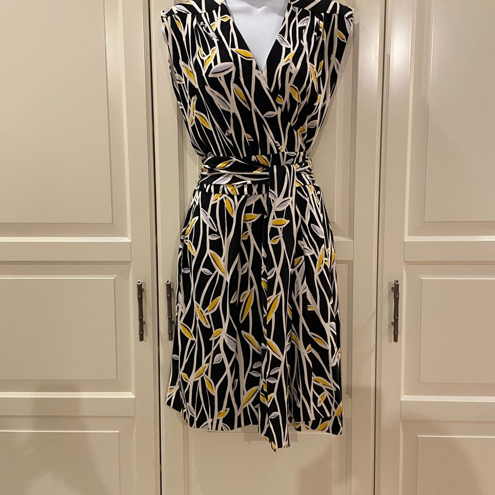 Diane Von Furstenberg Black and Yellow Sleeveless Wrap Dress
